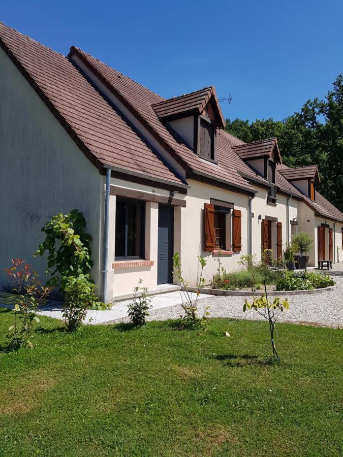 Le Clos De La Deesse La Ferté-Saint-Cyr Exteriör bild